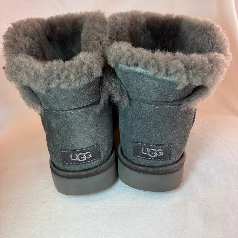 UGG classic mini